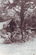 254865/Foto_6_-_Skupina_madarskych_vojakov_Cervenej_armady_pri_Presove_17._jun_1919..jpg